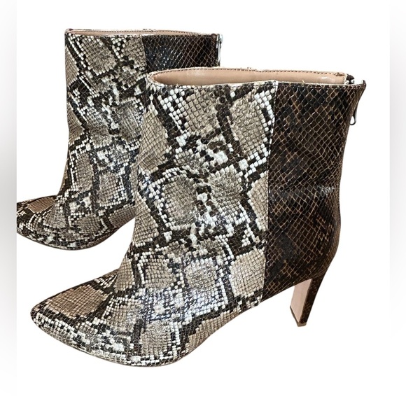 DV by Dolce Vita Sz 11 Zabrina Pointed Toe Snakeskin Bootie Boots Bikercore - Picture 6 of 9
